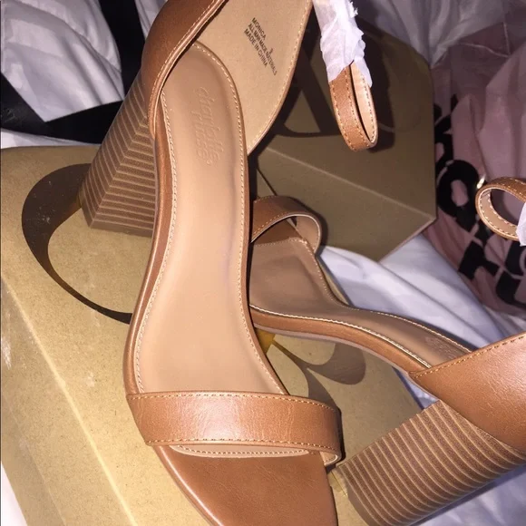 Chunky heel/tan - Picture 3 of 4